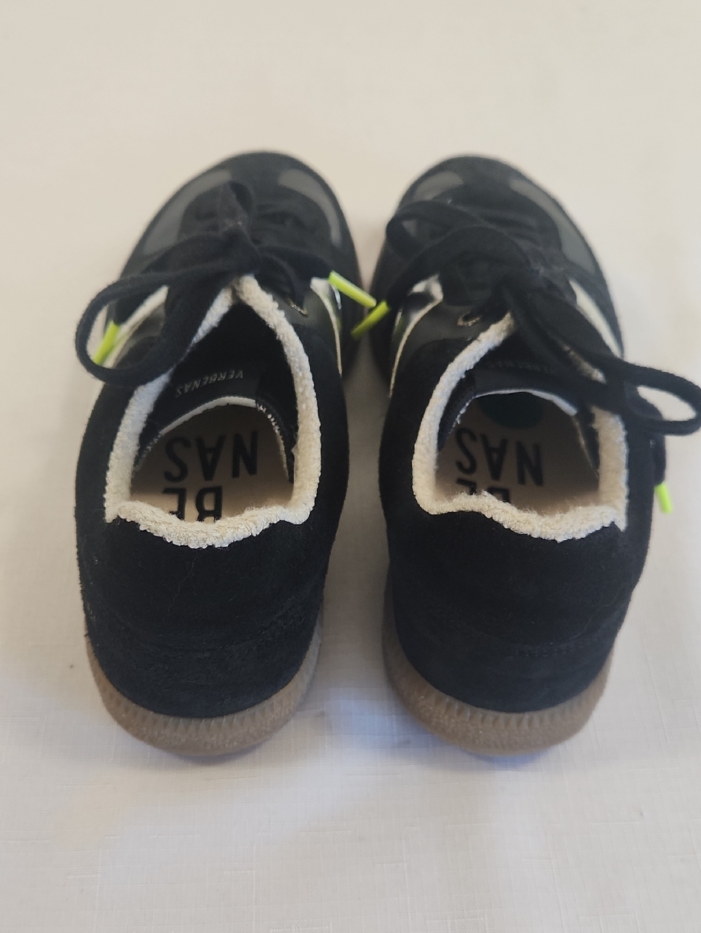 Verbenas Low Cut Black Silver Suede Gum Sole Sneakers. Size 8 (39) - Picture 9 of 9